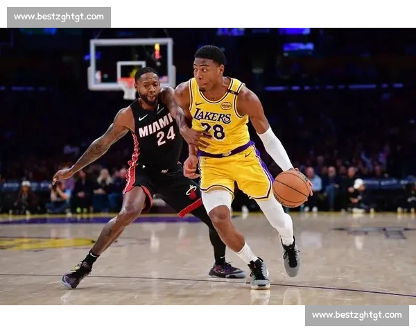 湖人对阵热火总决赛经典对决全程回放 重温激烈赛场瞬间